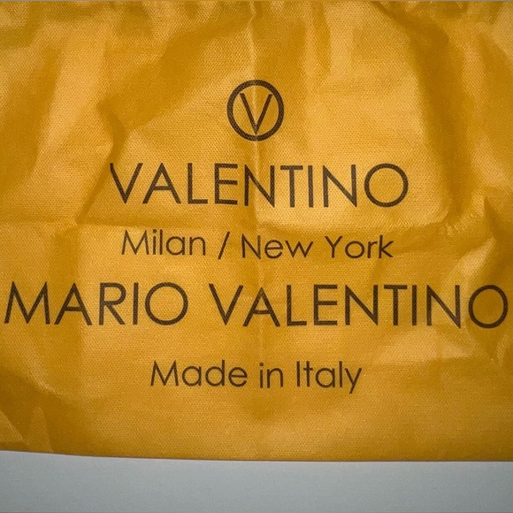 ❤️‍🔥Valentino Mario Valentino Amel Diamond Leather Crossbody - Picture 13 of 13